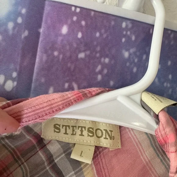 Woman’s Stetson plaid western shirt 🛍 - Picture 2 of 3